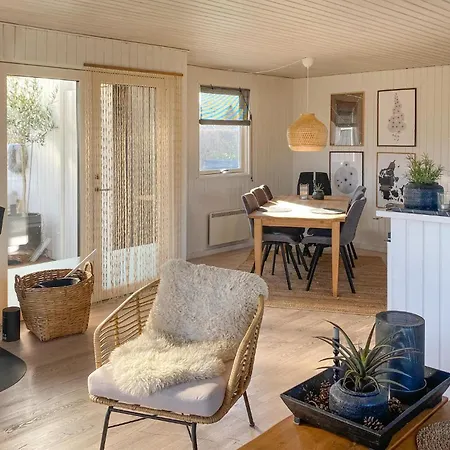 Holiday home Gorgeous In With Jacuzzi Egernsund