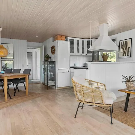 Gorgeous In With Jacuzzi Feriehus *