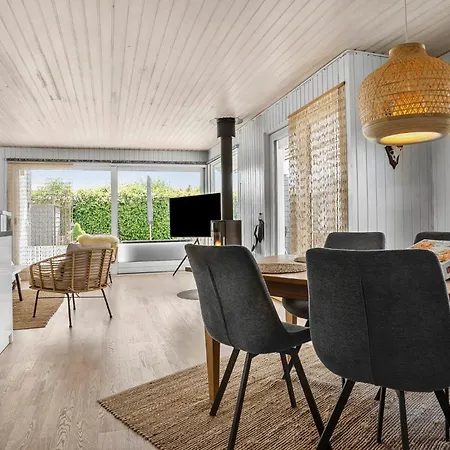 Feriehus Gorgeous In With Jacuzzi Egernsund
